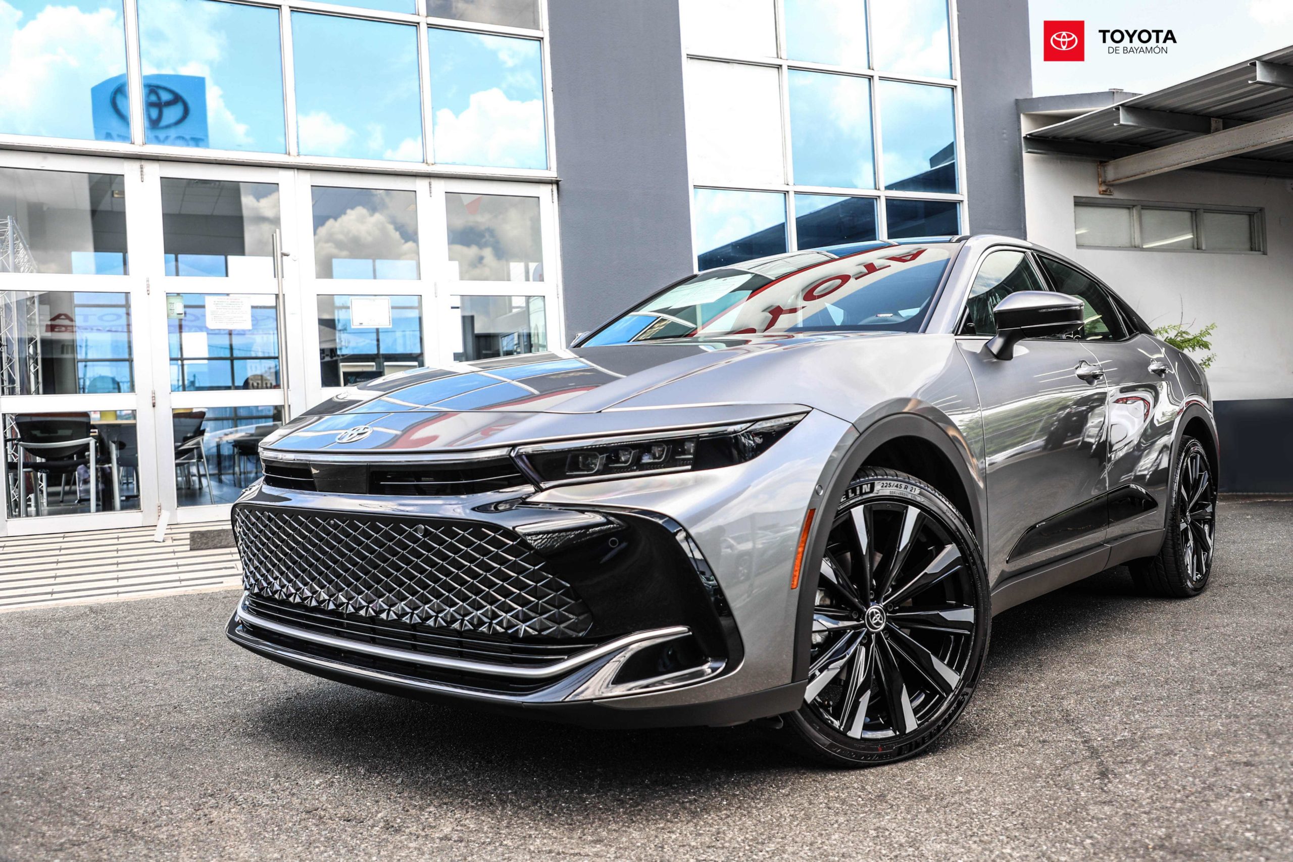 Toyota Crown - Toyota de Bayamón